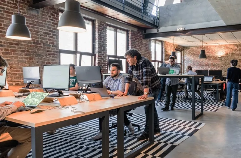 Medium-sized company that uses HR and payroll outsourcing